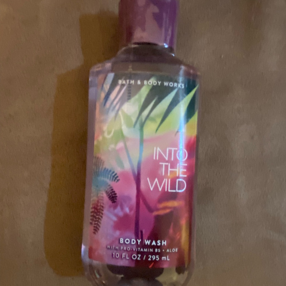 Bath & Body Works Into the Wild Body Wash - Vibrant Multicolor